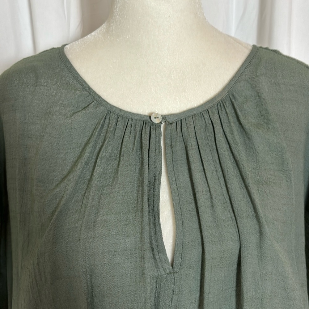 Hope & Harlow Olive Green Flutter Sleeve Dropped Waist Tied Sides Flowy … - Picture 3 of 11